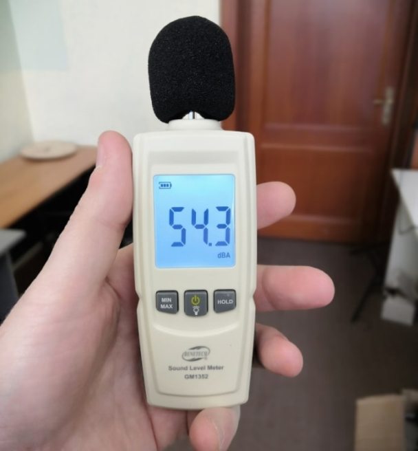швидке і точне вимірювання гучності портативним шумоміром